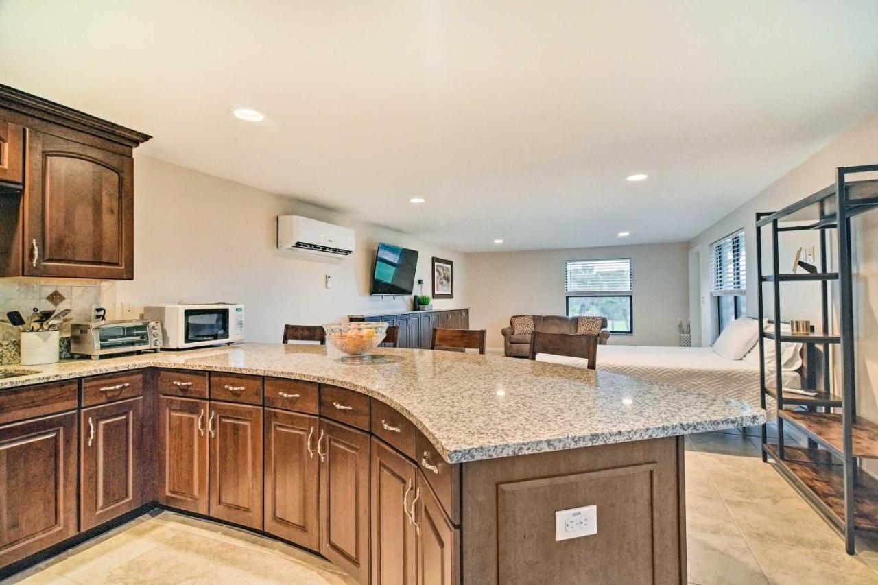 Sleek Largo Studio With Pond Less Than 7 Mi To Beach! المظهر الخارجي الصورة