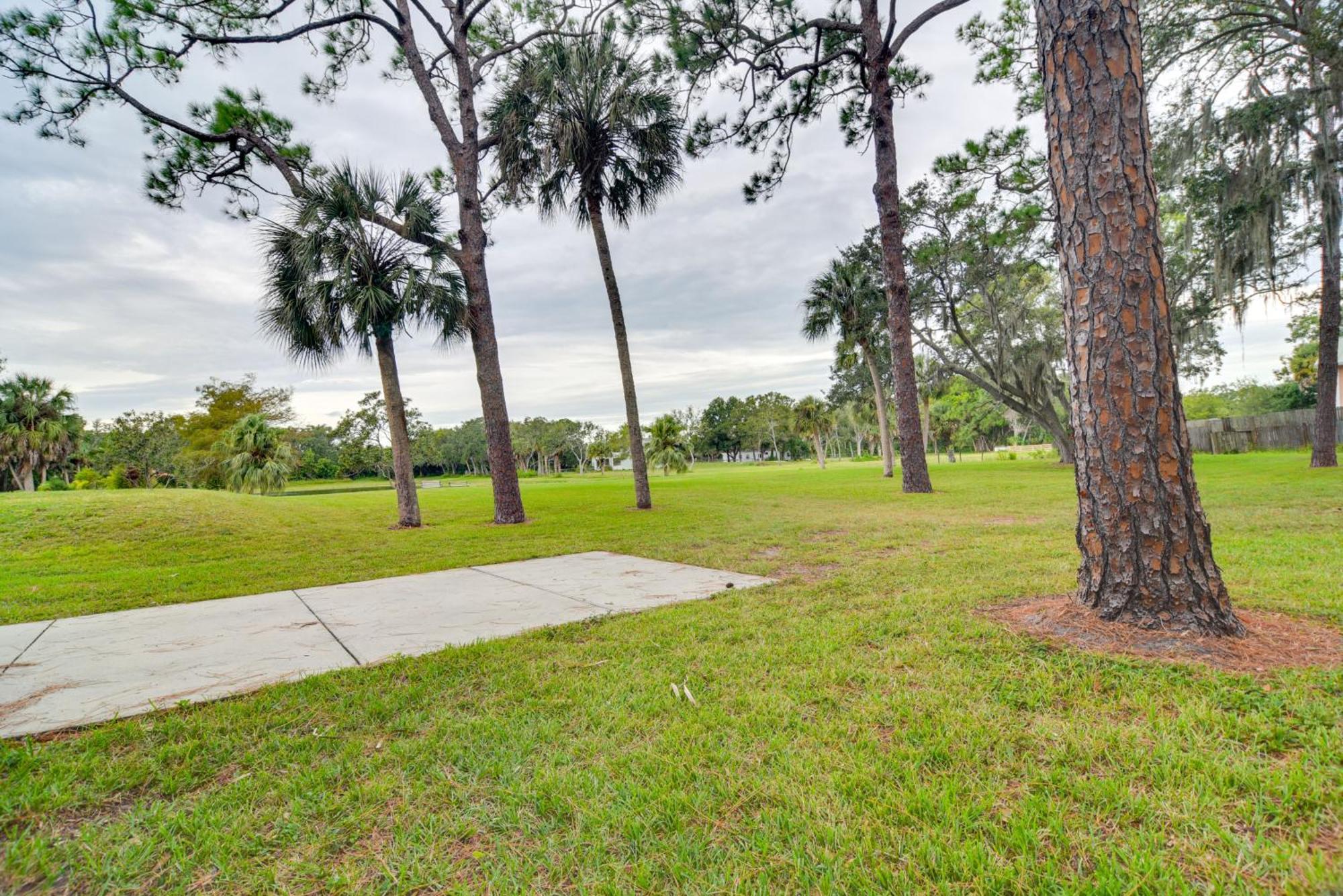 Sleek Largo Studio With Pond Less Than 7 Mi To Beach! المظهر الخارجي الصورة