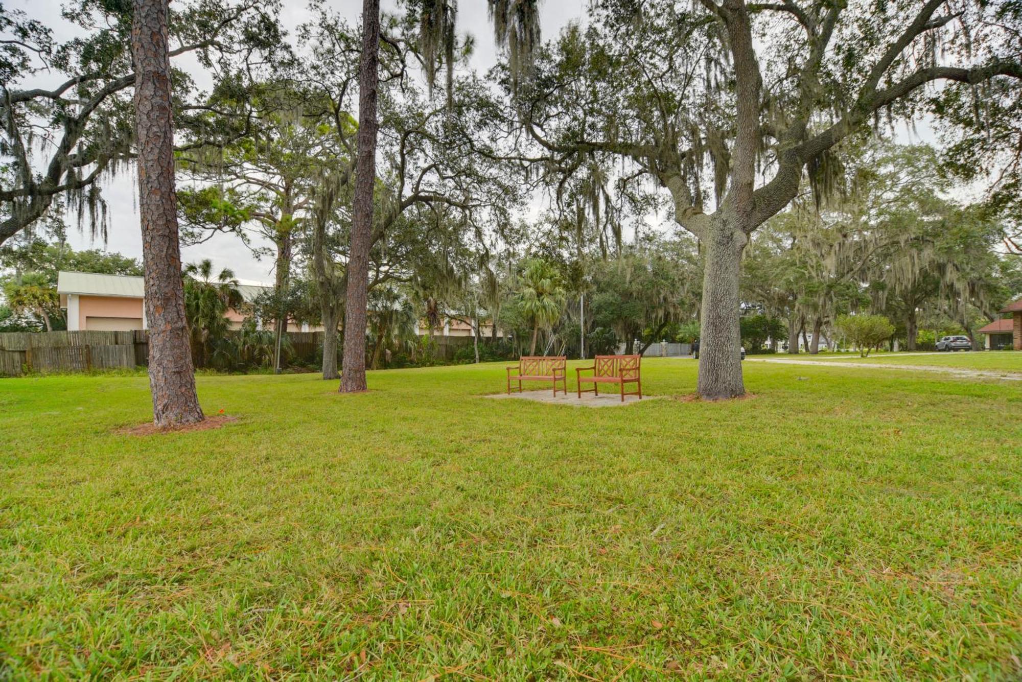 Sleek Largo Studio With Pond Less Than 7 Mi To Beach! المظهر الخارجي الصورة